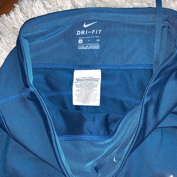 blue cropped nike dri-fit leggings!! - Picture 3 of 5